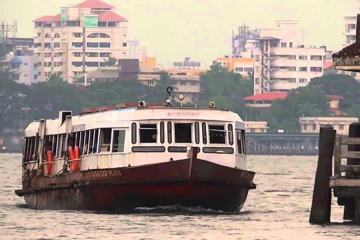 Highlights of Cochin: Local Ferry, Tuk‑Tuk, Bus & Walking Shore Excursion photo 3