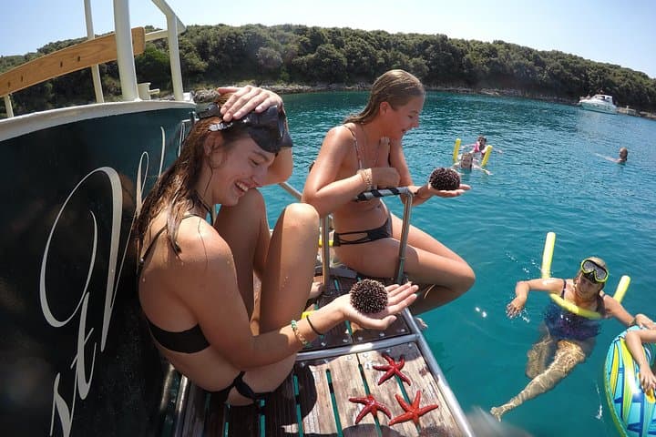 Kamenjak Boat Tour: Snorkel, Swim & Cliff Jumps from Premantura photo 1
