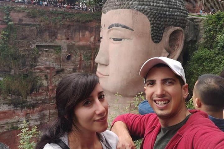 Leshan Giant Buddha Day Trip from Chengdu: High-Speed Train & Local Food Tasting Guide photo 5