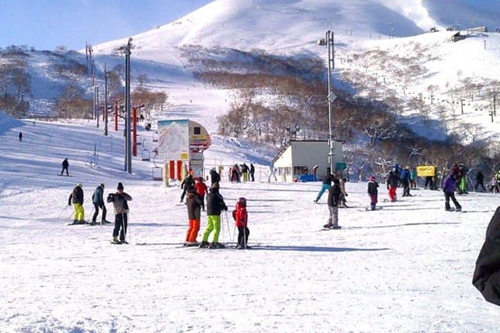 5-Day Paradise Kashmir Tour: Srinagar Houseboat, Pahalgam & Gulmarg Highlights photo 3