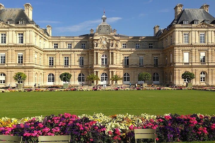 Private Paris Essentials Tour: 4-Hour Walking Guide to Paris' Iconic Sights photo 2
