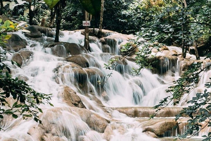 Climb and Swim Dunn's River Falls: Private Tour from Ocho Rios