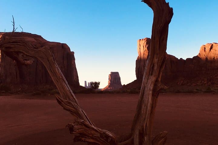 Sunset Tour of Monument Valley: Exploring Navajo Traditions and Monumental Landscapes at Dusk photo 4