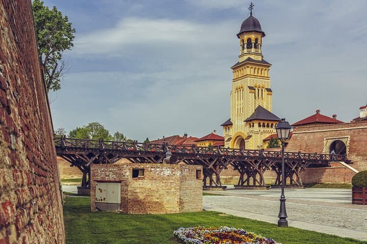 Turda Salt Mine, Corvin Castle & Alba Carolina Fortress Day Trip from Cluj-Napoca photo 4