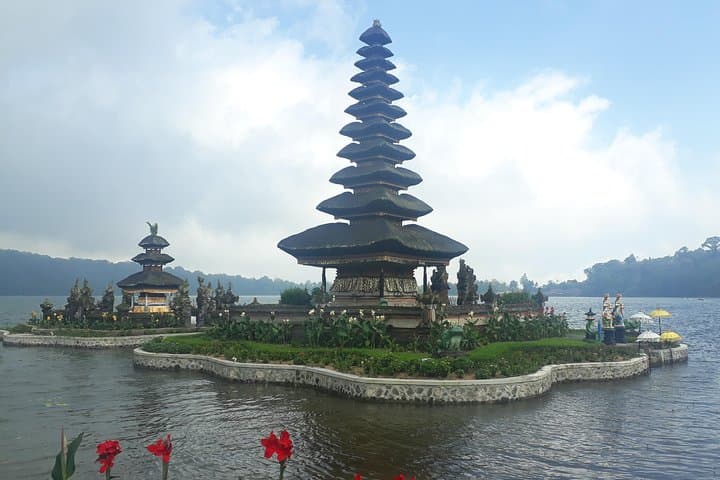 North Bali Instagrammable Tour: Wanagiri, Handara Gate, Banyumala & Beratan Lake photo 6