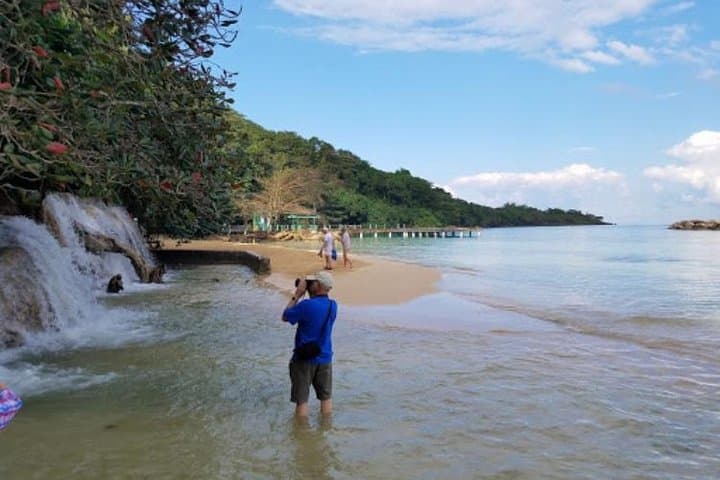Climb and Swim Dunn's River Falls: Private Tour from Ocho Rios photo 3