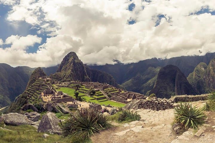 Private Machu Picchu Full-Day Tour from Cusco: Train, Guide, and Bus photo 3