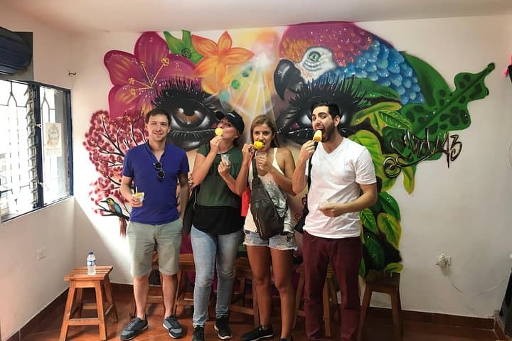 Medellín Coffee Farm, Comuna 13 Street Art & Cable Car Experience photo 4