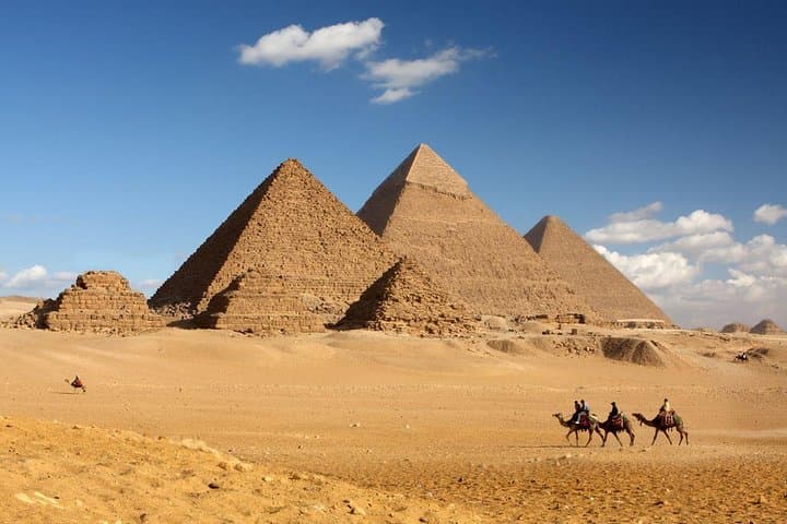 Cairo Day Tour from Hurghada by Air — Giza Pyramids, Sphinx & Egyptian Museum photo 3