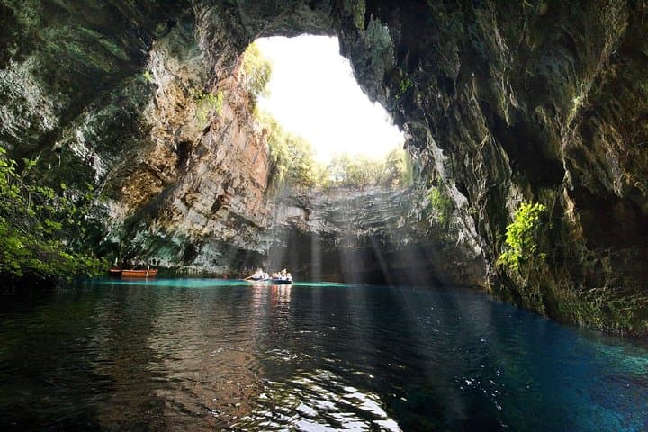 Best of Kefalonia Half-Day Private Sightseeing Tour: Melissani Cave, Drogarati & Robola Winery photo 2
