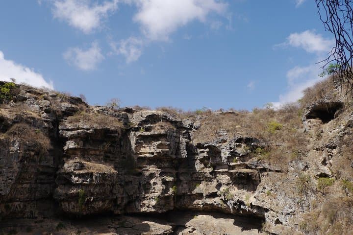 Dhofar Mountain Tour: Darbat Falls, Jebel Samhan & Sinkholes photo 4