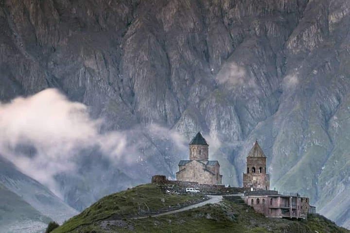 Ananuri to Gergeti: Private Day Tour to Kazbegi and Gudauri