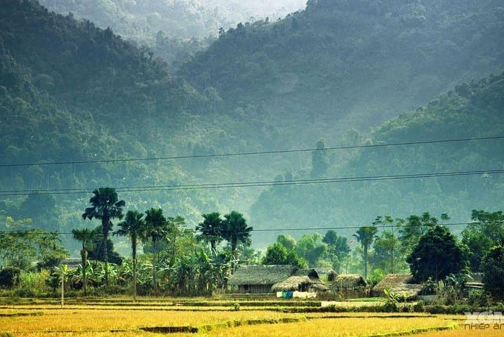 Mai Chau Day Trip from Hanoi: Cycling Stilt-House Villages & Thung Khe Pass photo 3