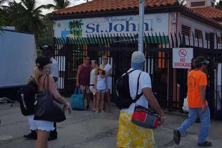Half-Day to Trunk Bay Beach: Snorkel, Swim and Park History photo 2