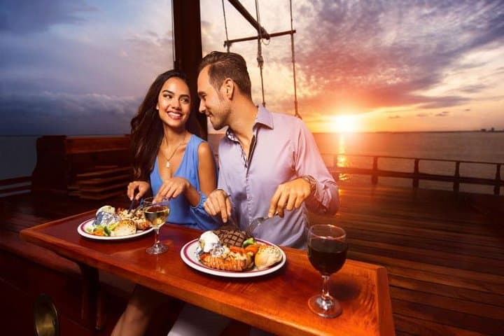 Sunset Galleon Dinner in Cancun: Romantic Cruise on Nichupte Lagoon photo 3