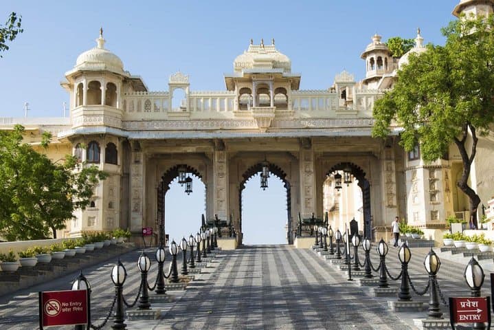 Udaipur City Highlights: Guided Tour with Next-Day Drop-Off to Jaipur photo 6