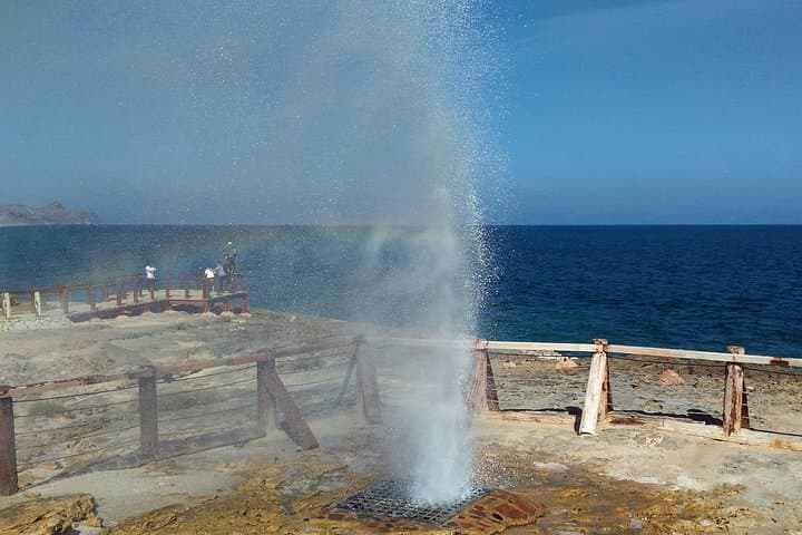 Dhofar West Coast Odyssey: Mughsail, Marneef & Rakhyut — Beaches, Blowholes and 800m Cliffs photo 3
