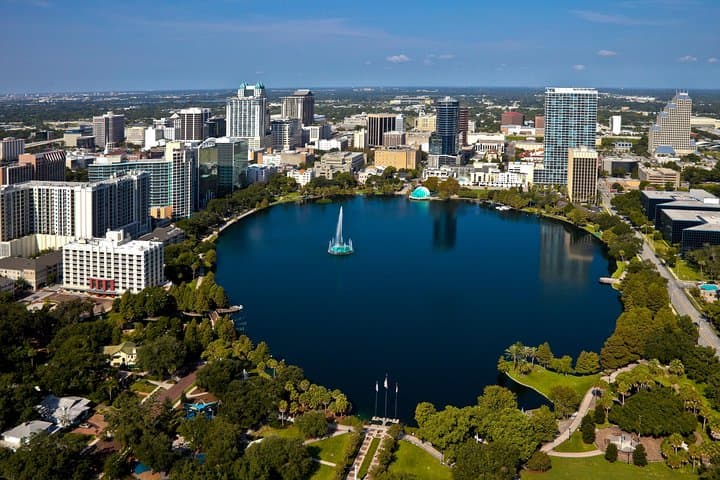 ICONic City Tour of Orlando: Winter Park Boat Cruise, Lake Eola & ICON Wheel photo 5