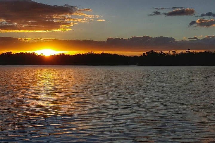 Kings Bay Sunset Cruise in Crystal River: Evening Wildlife & Coastal Views photo 2