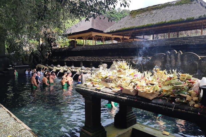 Full-Day Bali Holy Water & Rice Terrace Tour: Tirta Empul, Waterfalls & Local Crafts photo 2