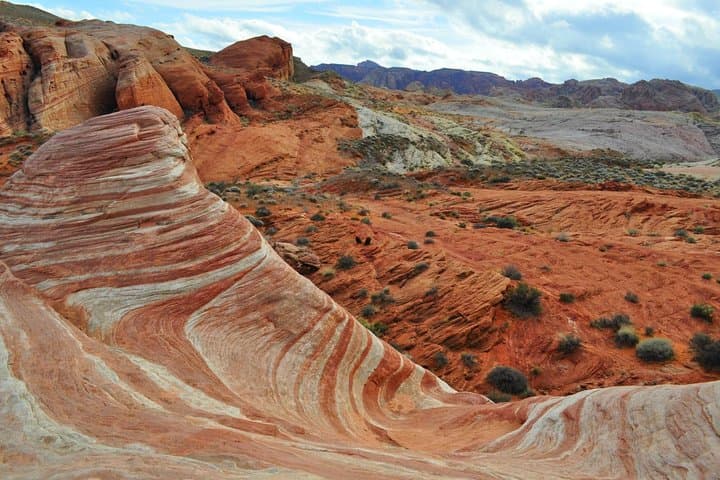 Valley of Fire Day Tour from Las Vegas — Hiking Nevada's Red Rock Labyrinth photo 5