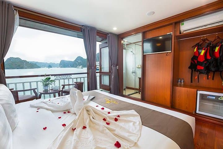 Halong Bay 2-Day Luxury Cruise — 1-Night Scenic Cruise with Kayaking, Titov & Sung Sot photo 4