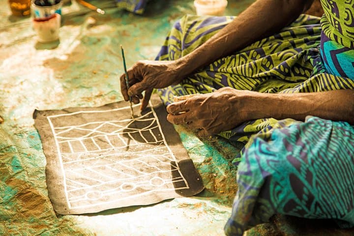 Tiwi Islands Cultural Day Trip from Darwin — Bathurst Island Ferry & Community Tour photo 4