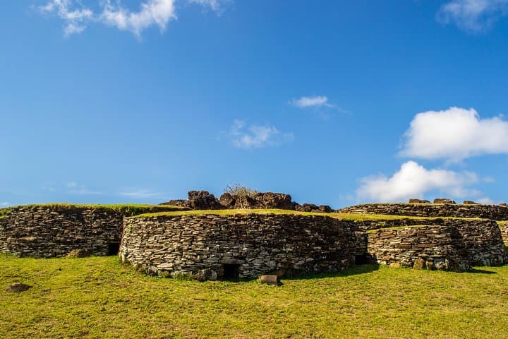 Rano Kau & Orongo Half-Day Private Tour — Rapa Nui Birdman Circuit photo 2
