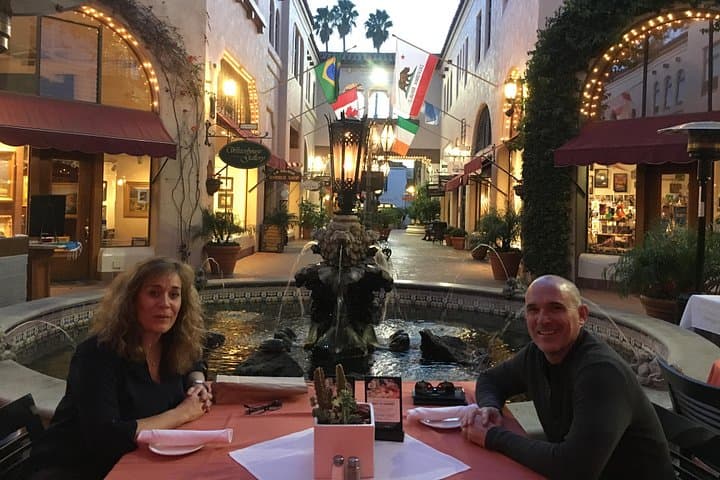 Best of Santa Barbara Walking Tour: Funk Zone, Courthouse & Ice Cream Tasting photo 3