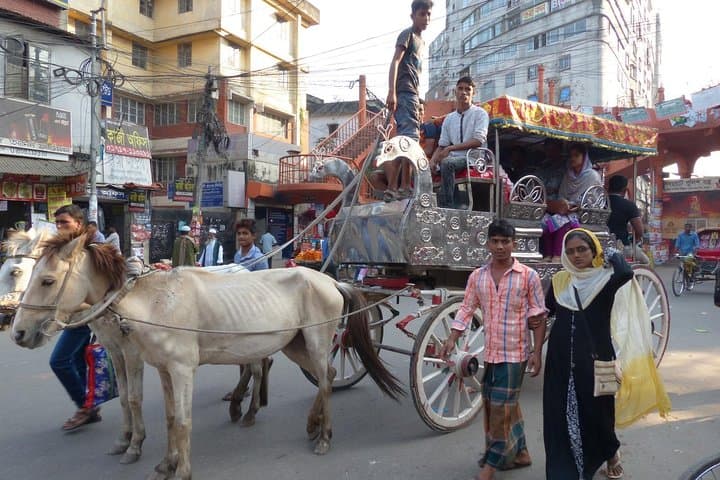 Dhaka Street Photography Walking Tour: Old Dhaka, Sadarghat & Local Life