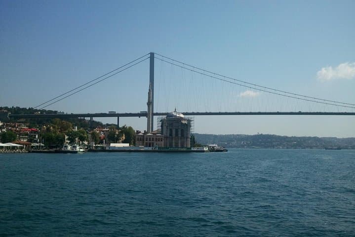 Istanbul Full-Day: Bosphorus Cruise, Beylerbeyi Palace & Spice Bazaar