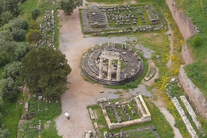 4-Day Private Classical Greece Tour — Delphi, Thermopylae, Olympia & Corinth photo 6