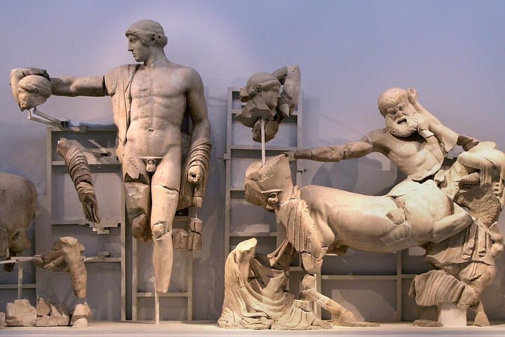 4-Day Private Classical Greece Tour — Delphi, Thermopylae, Olympia & Corinth