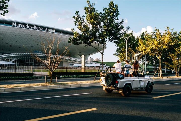 Convertible Jeep Ride Through Shanghai's Modern Architecture (4-Hour) photo 2