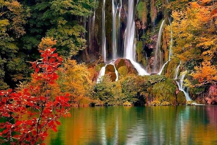 Full-Day Private Tour to Plitvice Lakes National Park from Split or Trogir