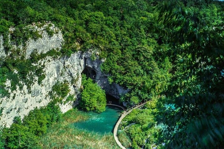 Full-Day Private Tour to Plitvice Lakes National Park from Split or Trogir photo 2
