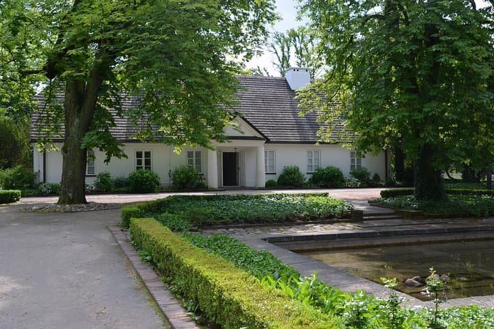 Chopin's Birthplace: Half-Day Private Tour from Warsaw