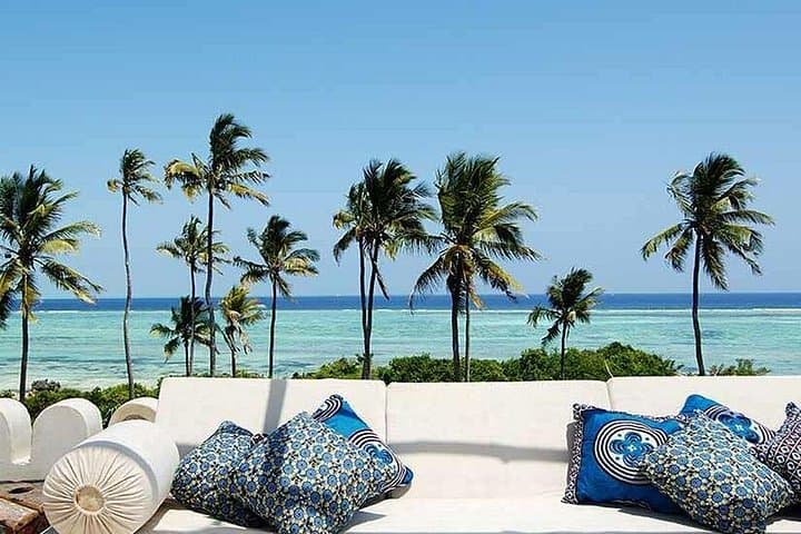 Congo to Zanzibar: 13-Day Gorillas, Nyiragongo Summit & Zanzibar Beach Holiday photo 3