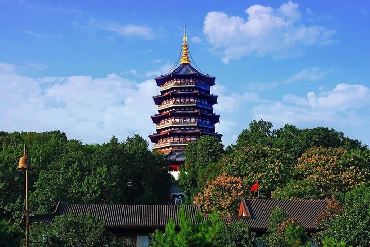 Half-Day Private Hangzhou Tour — West Lake, Lingyin & Longjing Tea photo 3