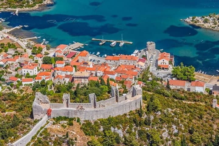 Dubrovnik to Split via Ston: Private Day Tour with Ston Wall & Oysters