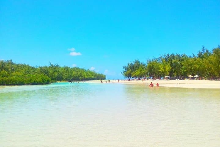 Speedboat to Ile aux Cerfs: Full-Day Trip with BBQ and Hotel Transfers photo 3