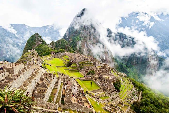 Machu Picchu 2-Day Train Adventure with Overnight in Aguas Calientes photo 5