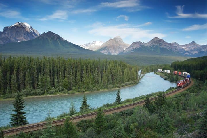 7-Day Canadian Rockies Small-Group Tour — Banff, Lake Louise, Icefields Parkway & Jasper photo 4