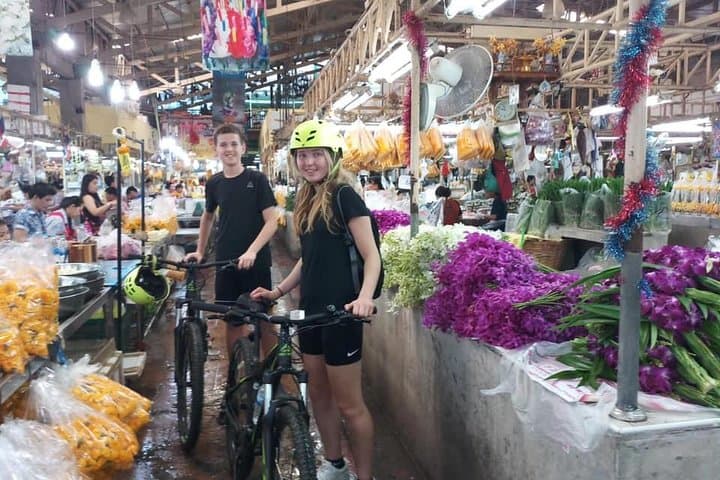Bangkok Riverside Bike Tour: Talad Noi, Chinatown & Flower Market (3-Hour Morning Ride) photo 3