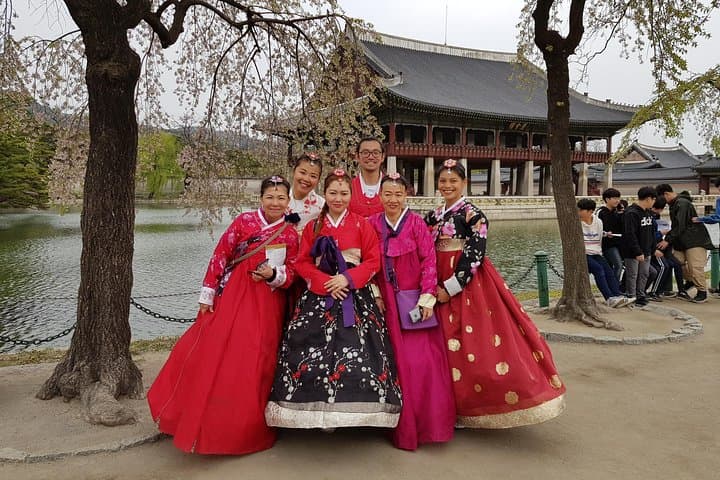 Seoul Essentials: Full-Day City & Korean Food Tour