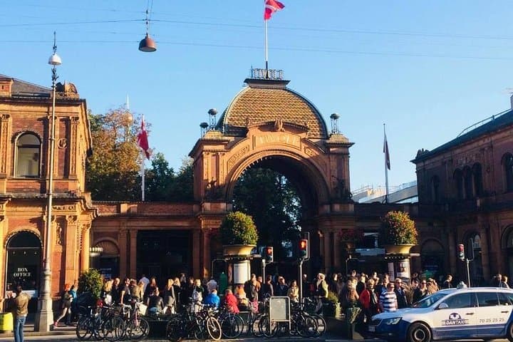 Copenhagen Walking Tour: Smorrebrød & Nyhavn Food Tasting Experience photo 2