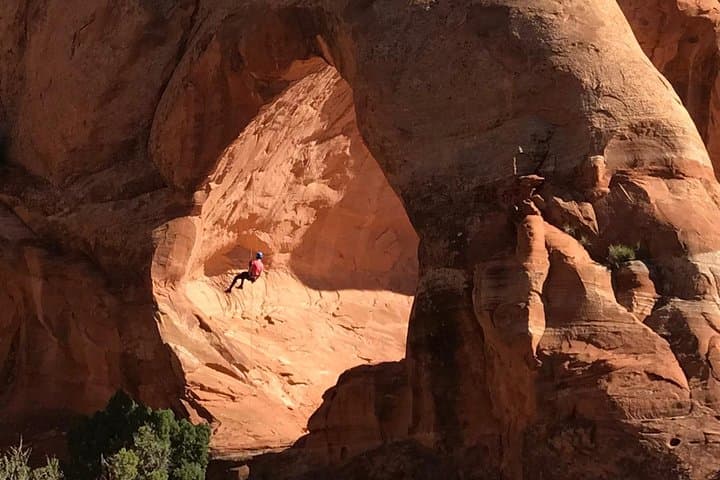 Moab Rappelling and Stand-Up Paddleboard Combo: Canyoneering to the Colorado River