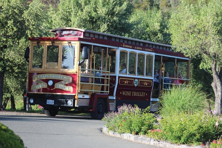 Sonoma Open-Air Wine Trolley: 4-Stop Vineyard Tour with Lunch photo 4