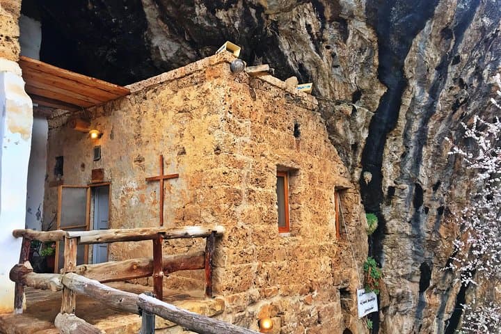 Hiking St Lichaa to Qannoubine: Qadisha Valley Walk from Mar Lishaa