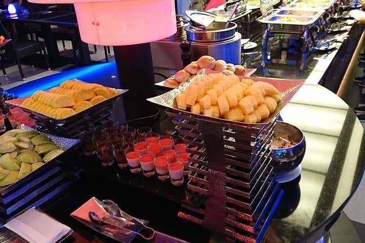 Bangkok Chao Phraya River Dinner Cruise: Buffet Night Cruise & City Views photo 4
